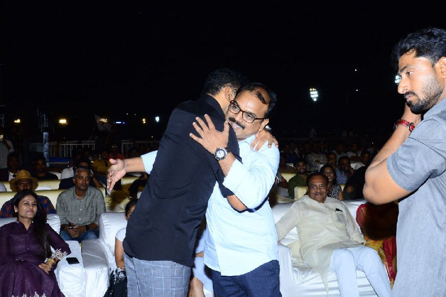 Maharshi-Movie-Pre-Release-Event